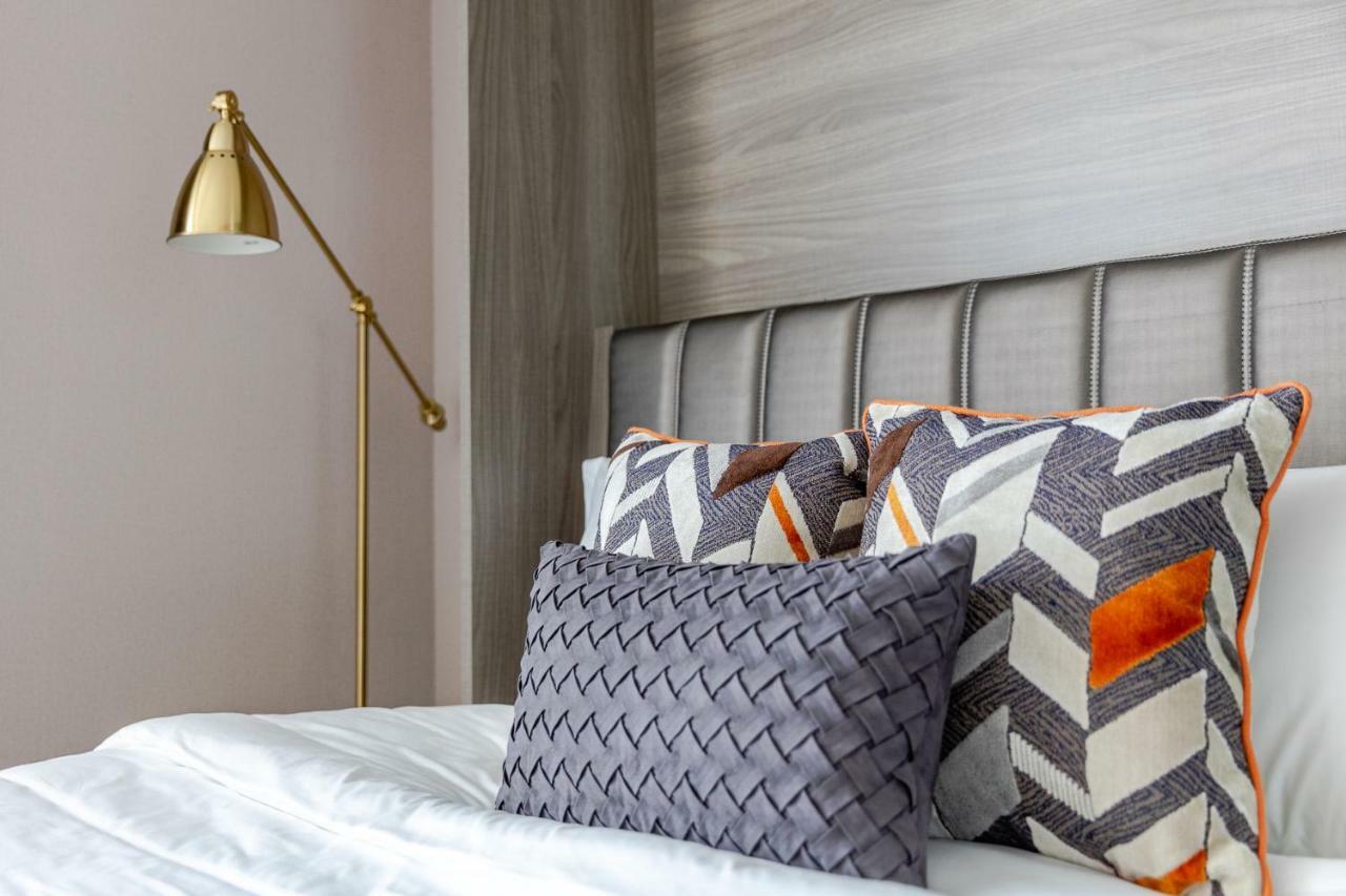 Sukhumvit Asok Modern Suite バンコク都 エクステリア 写真