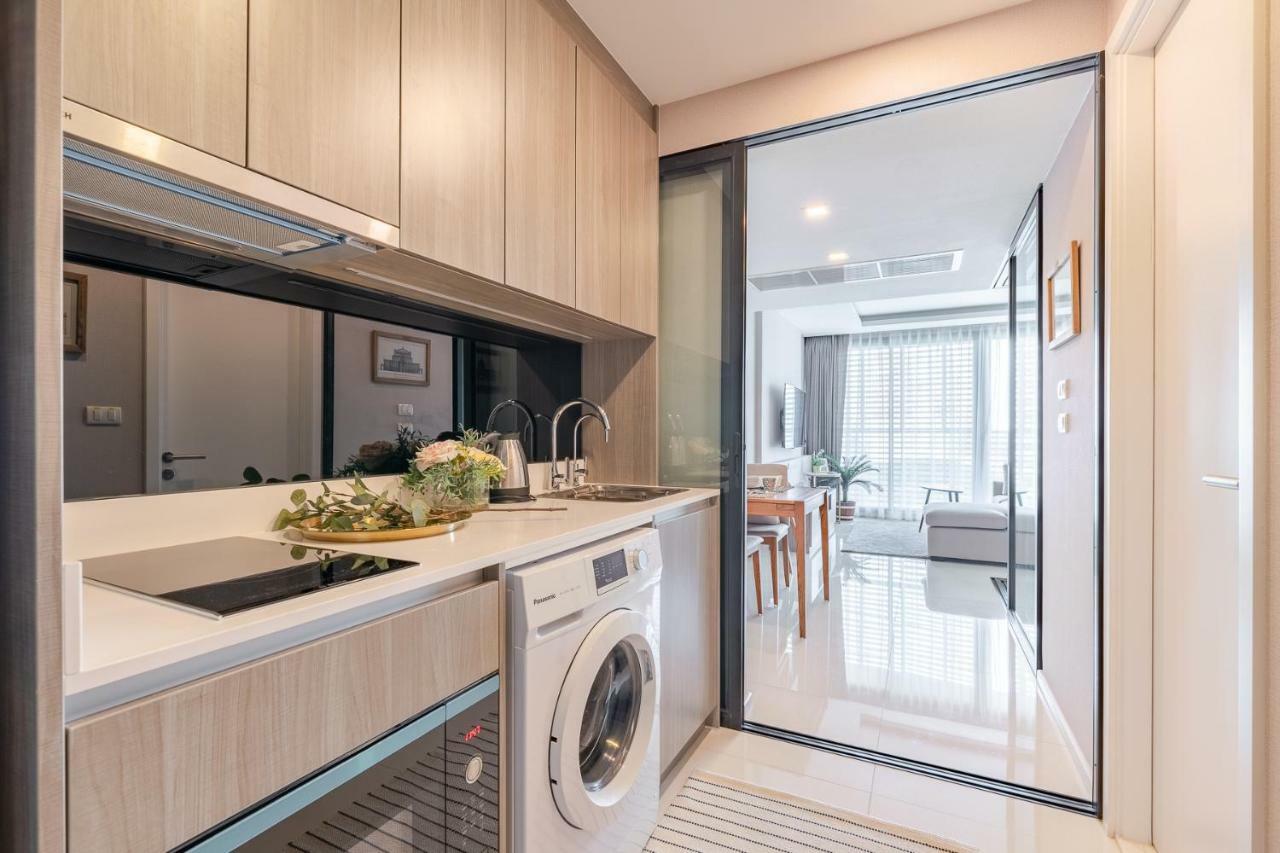 Sukhumvit Asok Modern Suite バンコク都 エクステリア 写真