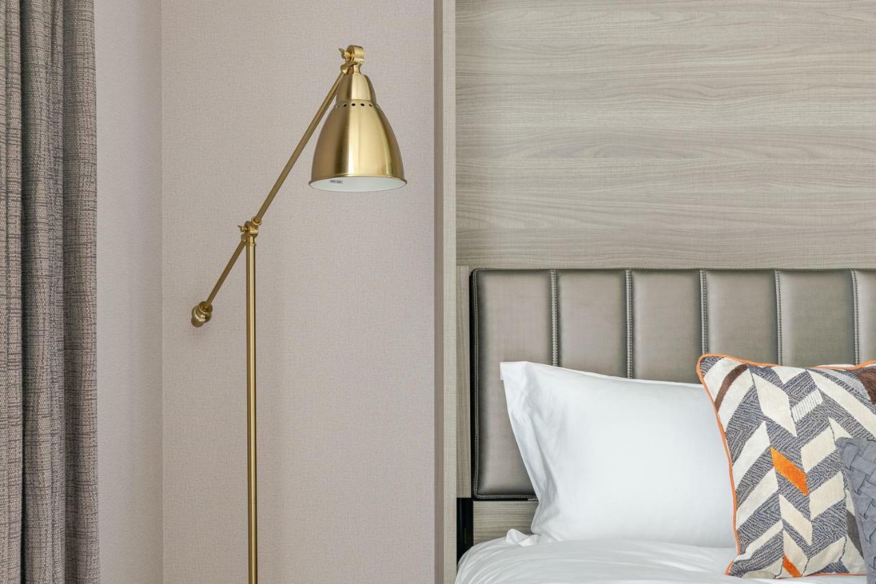 Sukhumvit Asok Modern Suite バンコク都 エクステリア 写真