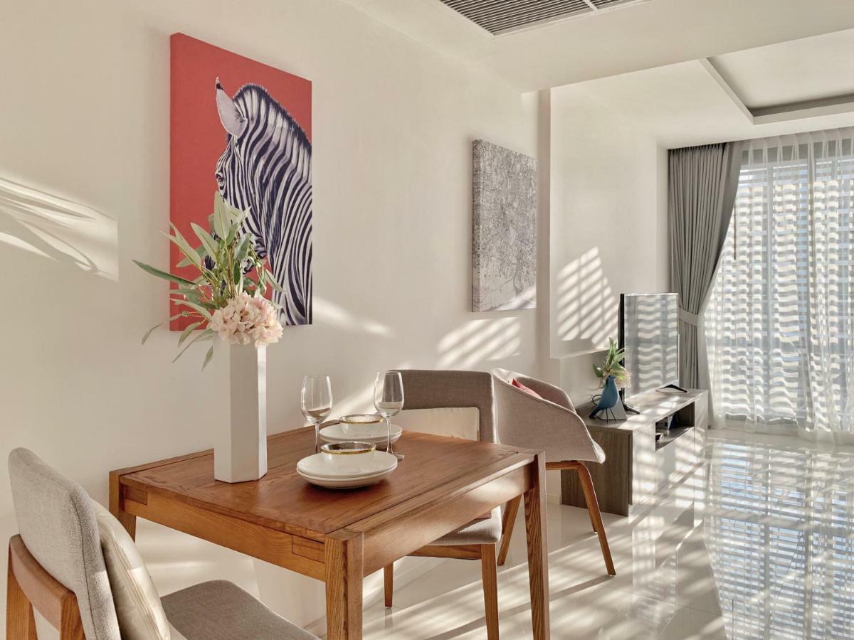 Sukhumvit Asok Modern Suite バンコク都 エクステリア 写真